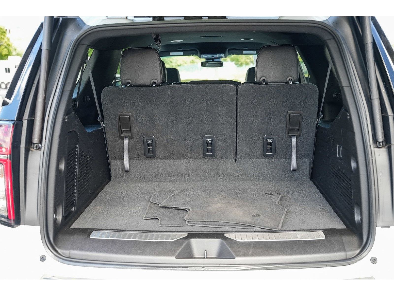 2023 Chevrolet Suburban Z71 - Photo 24
