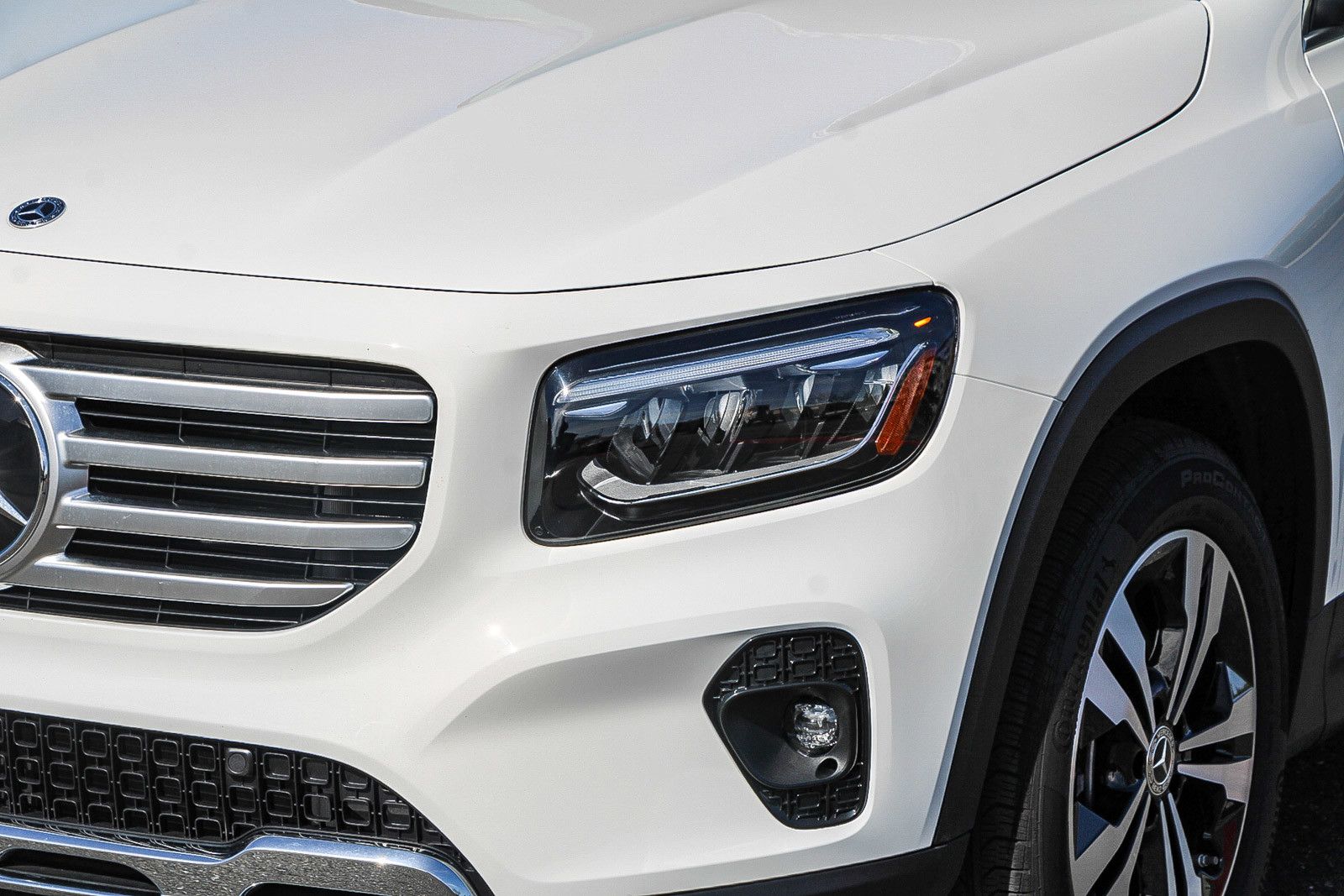 2025 Mercedes-Benz GLB GLB 250 photo 3