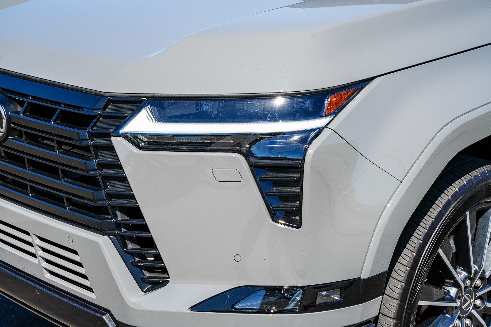 2024 LEXUS GX 550 Luxury+ photo 3