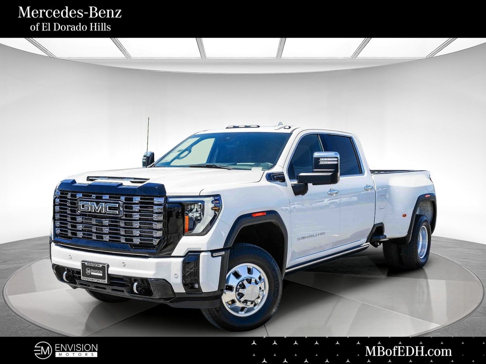 2025 GMC Sierra 4WD Crew Cab LB DRW Denali Ultimate's photo
