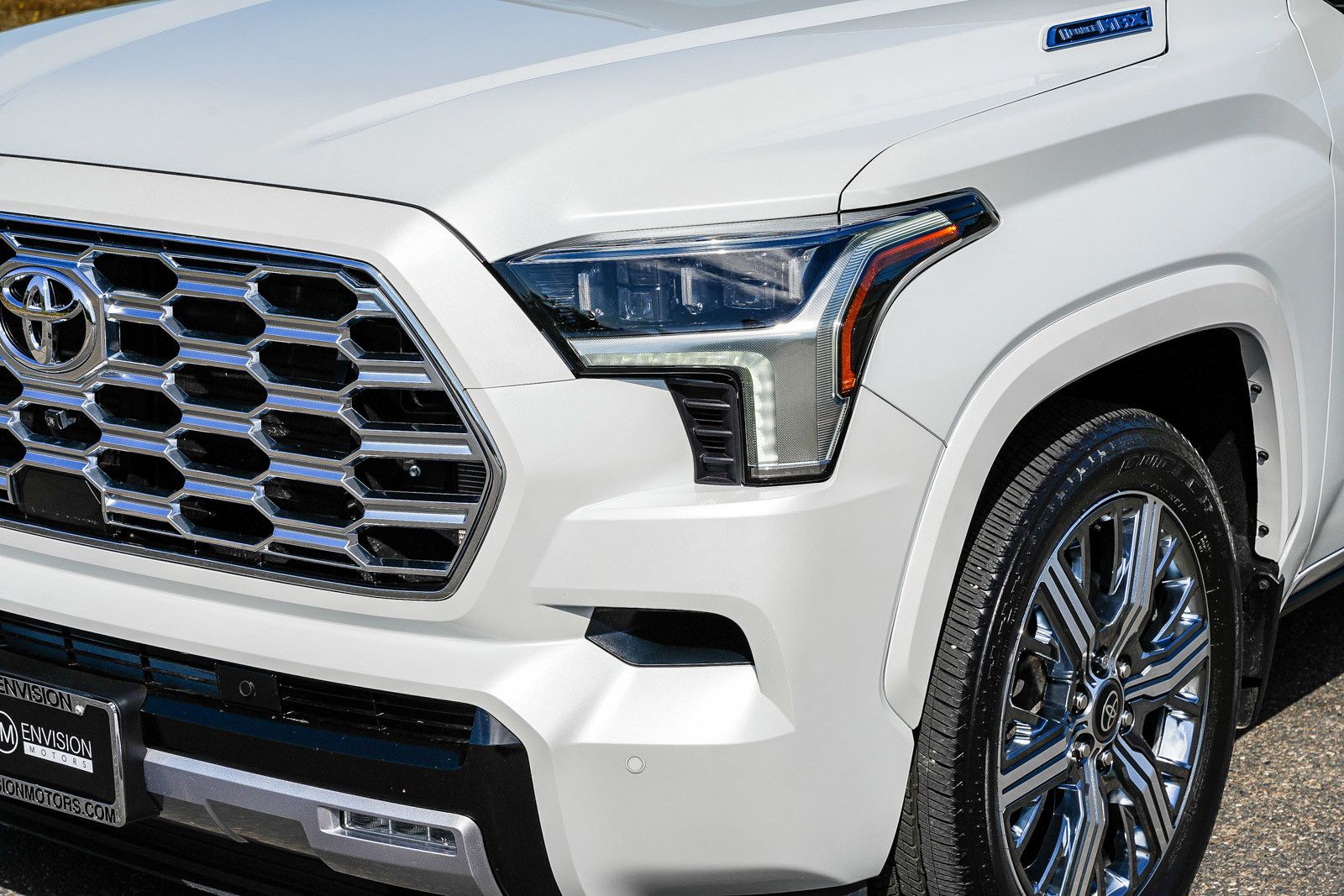 2025 Toyota Sequoia Capstone photo 3