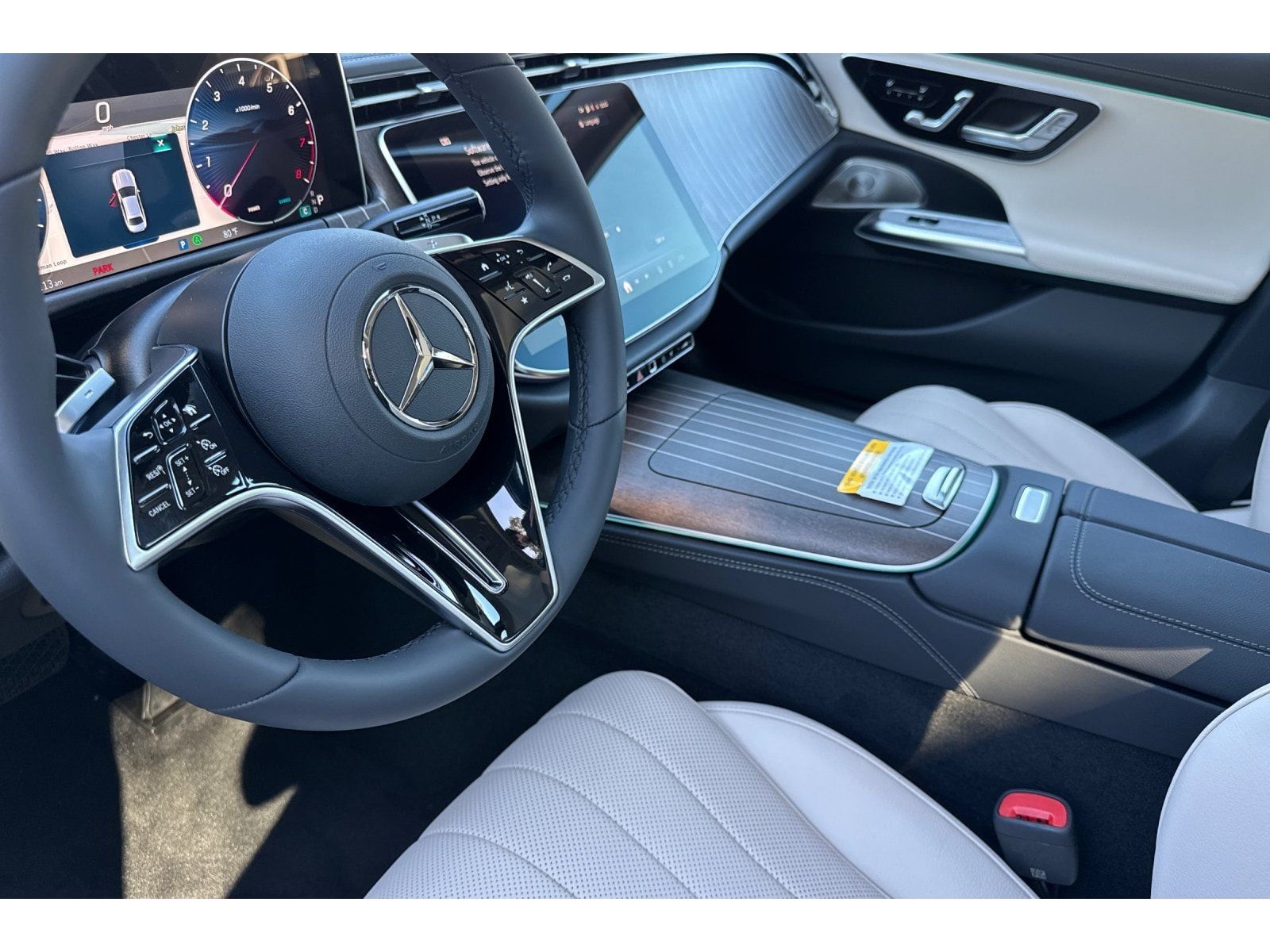 2026 Mercedes-Benz E-Class E350 - Photo 10