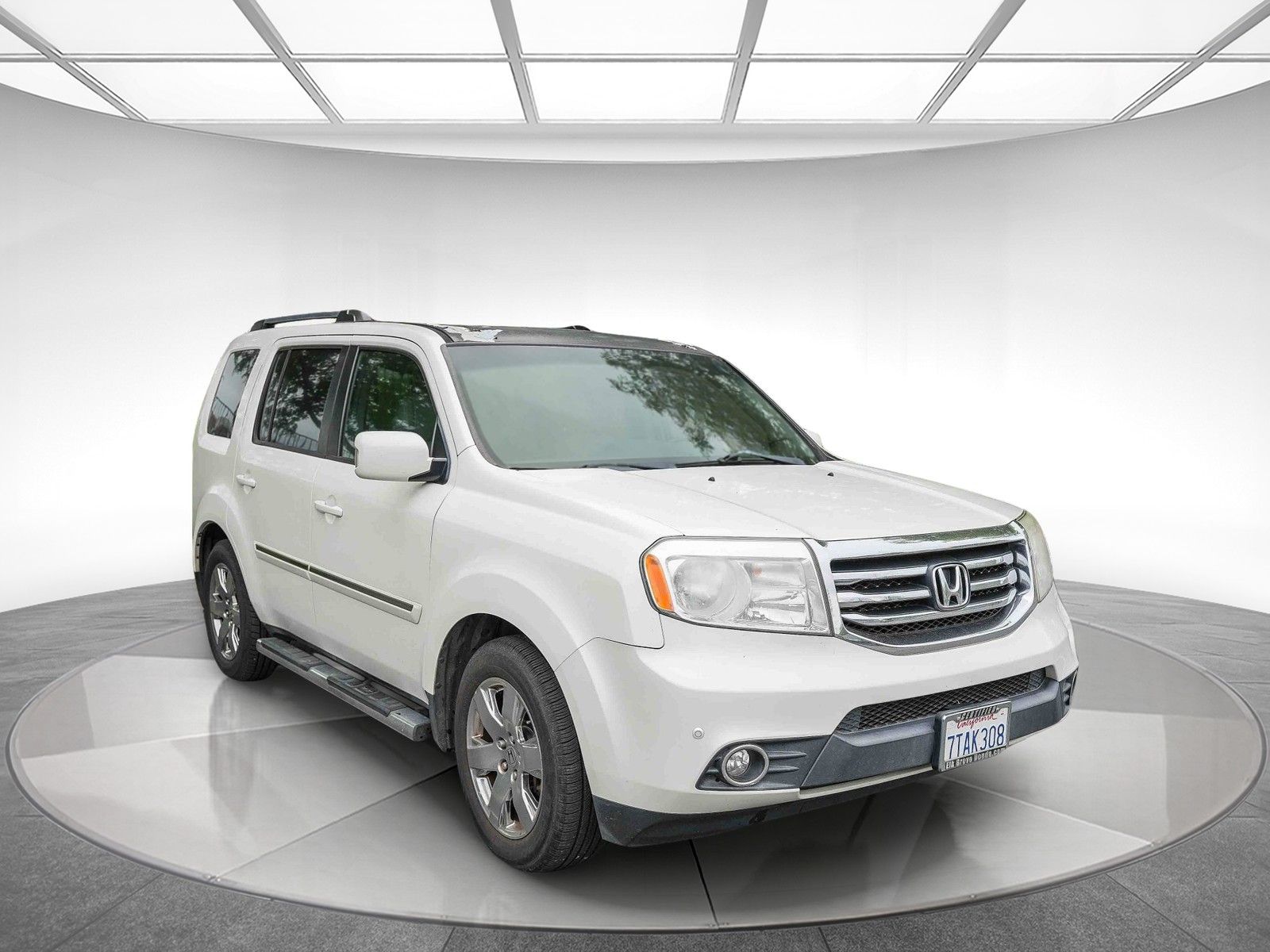 2013 Honda Pilot Touring photo 2