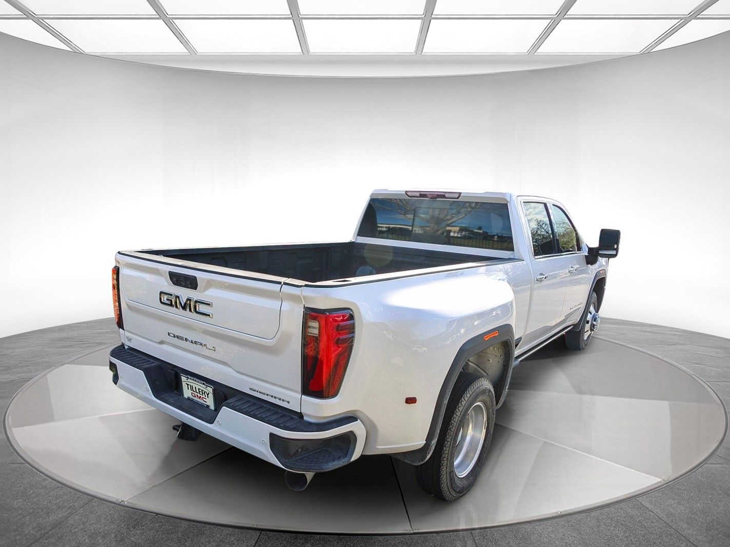 2025 GMC Sierra 3500HD Denali Ultimate photo 3