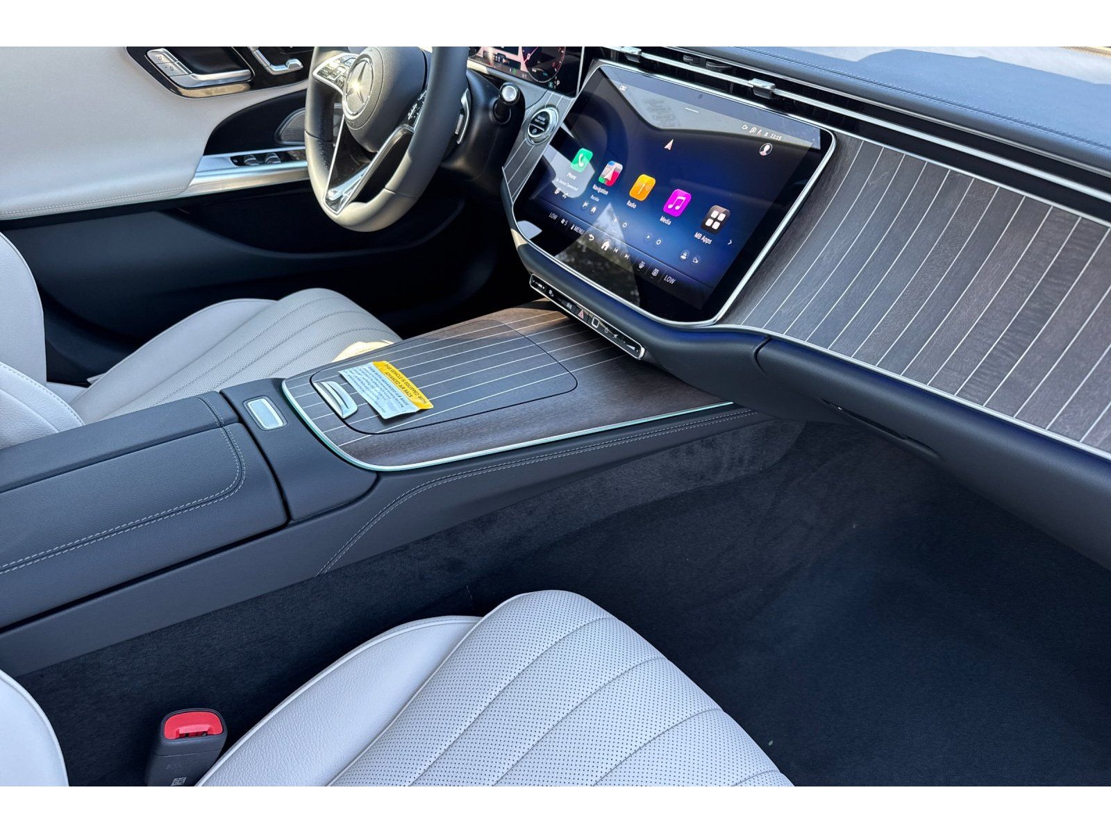 2026 Mercedes-Benz E-Class E350 - Photo 18