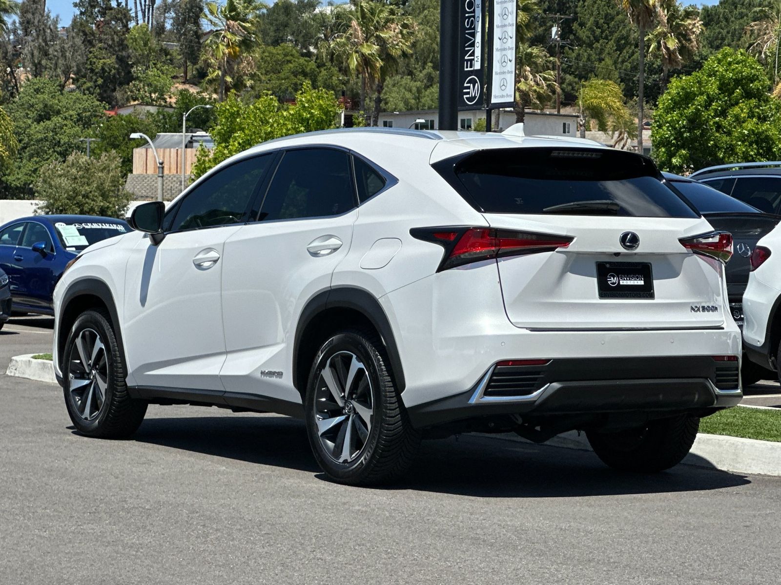 2020 LEXUS NX 300h photo 4