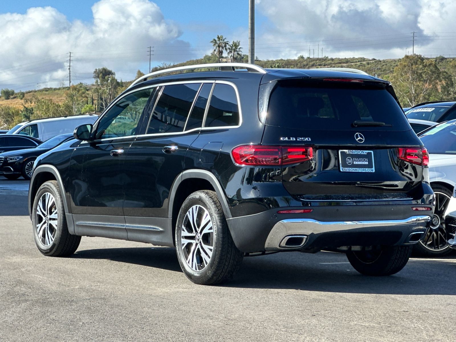 2024 Mercedes-Benz GLB 250 photo 4