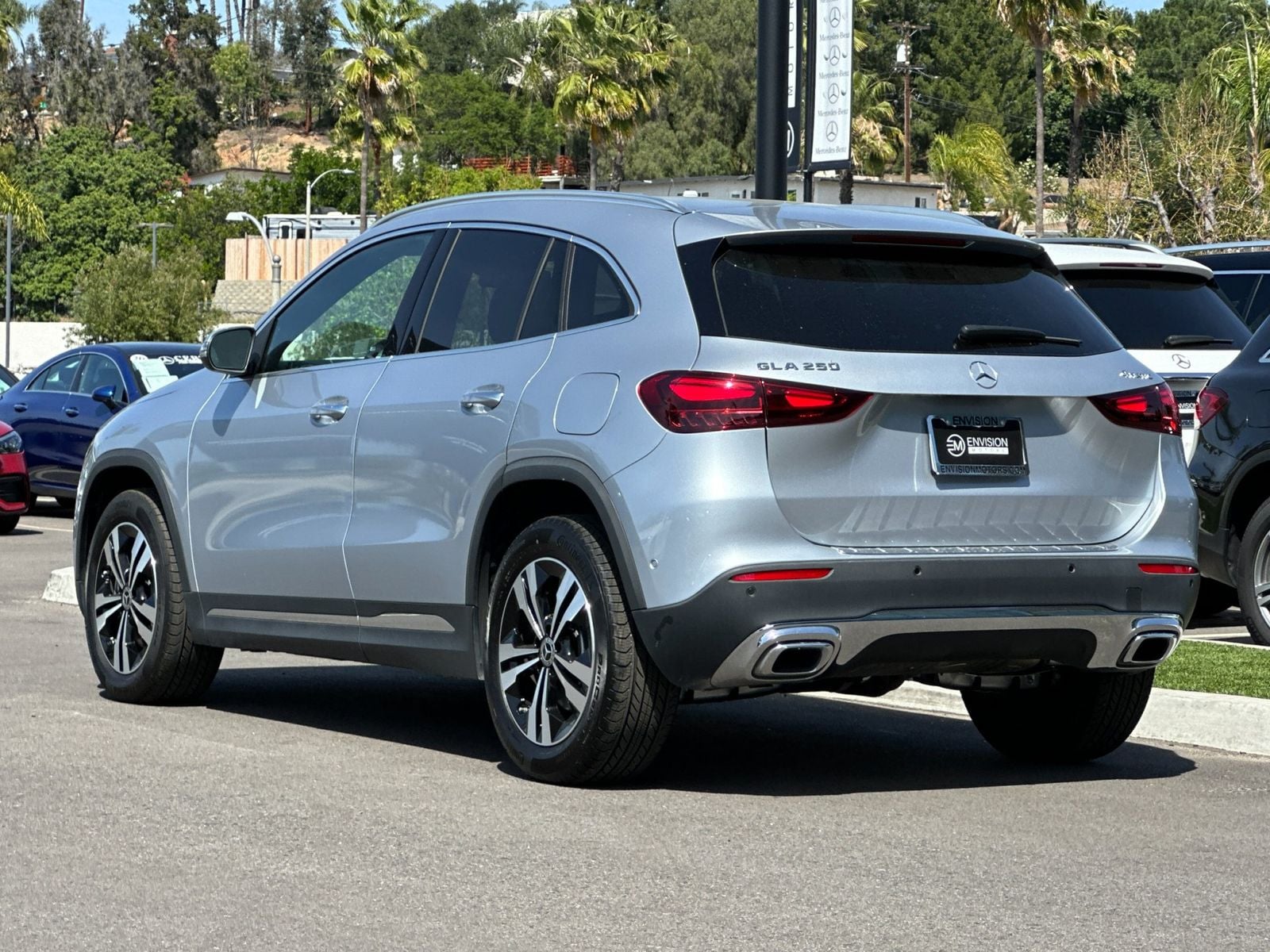 2026 Mercedes-Benz GLA 250 4MATIC photo 4
