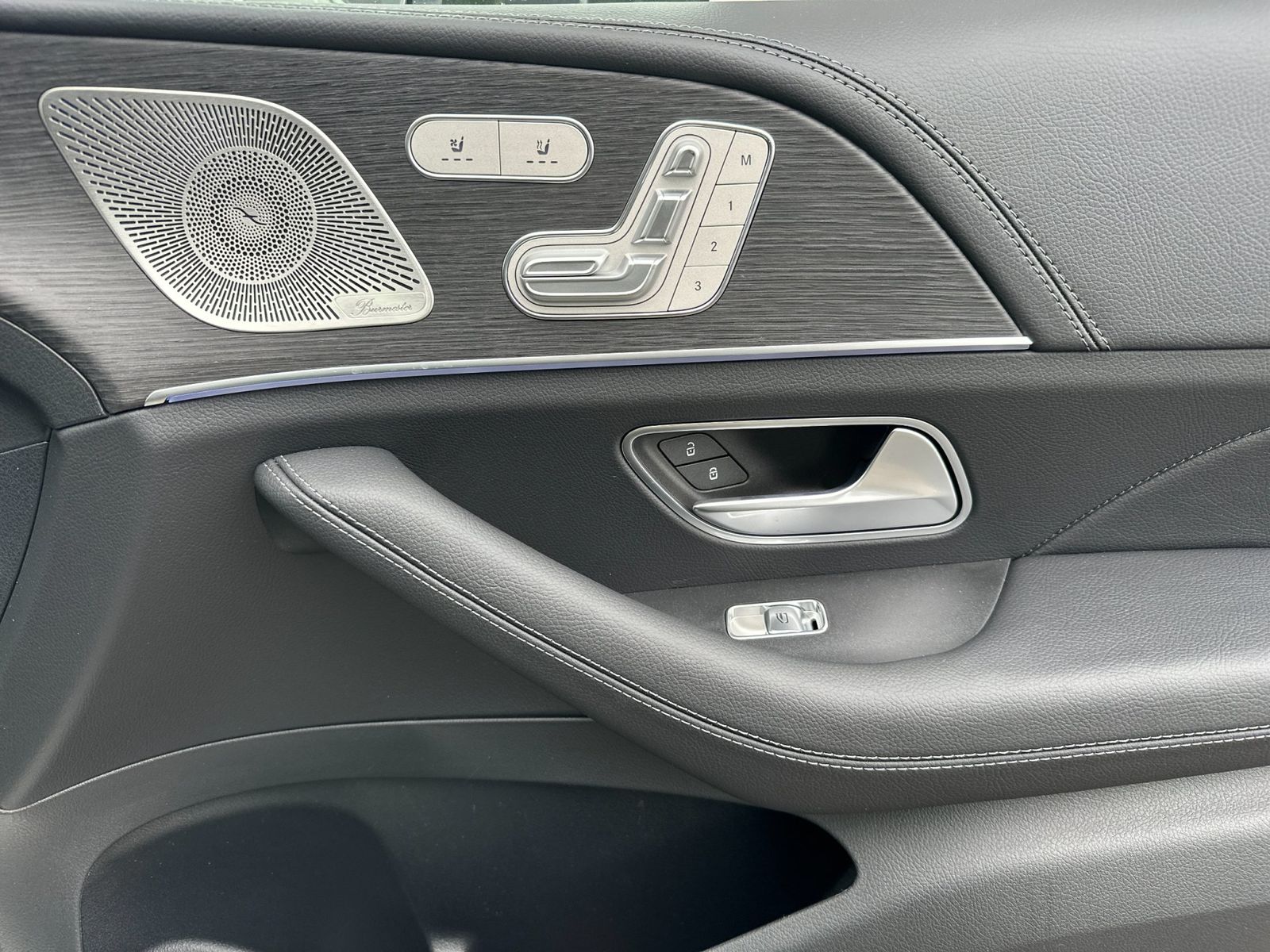 2025 Mercedes-Benz GLS Base - Photo 18