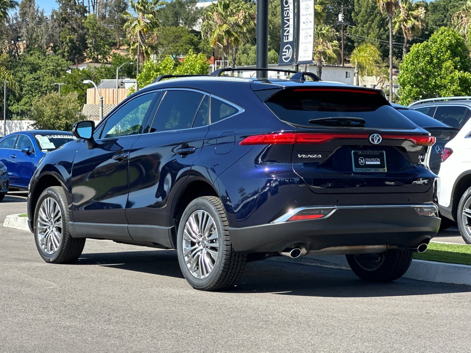 2024 Toyota Venza XLE photo 4