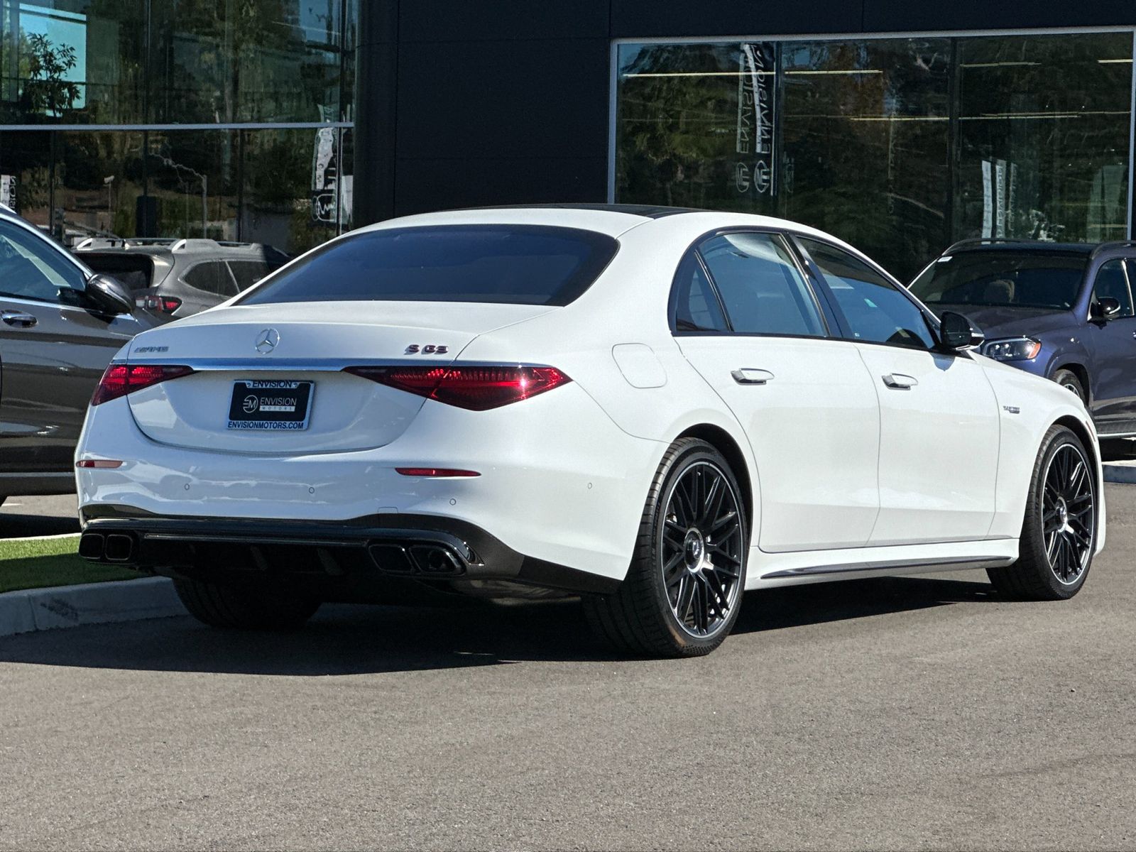 2024 Mercedes-Benz AMG S 63 E 4MATIC photo 2