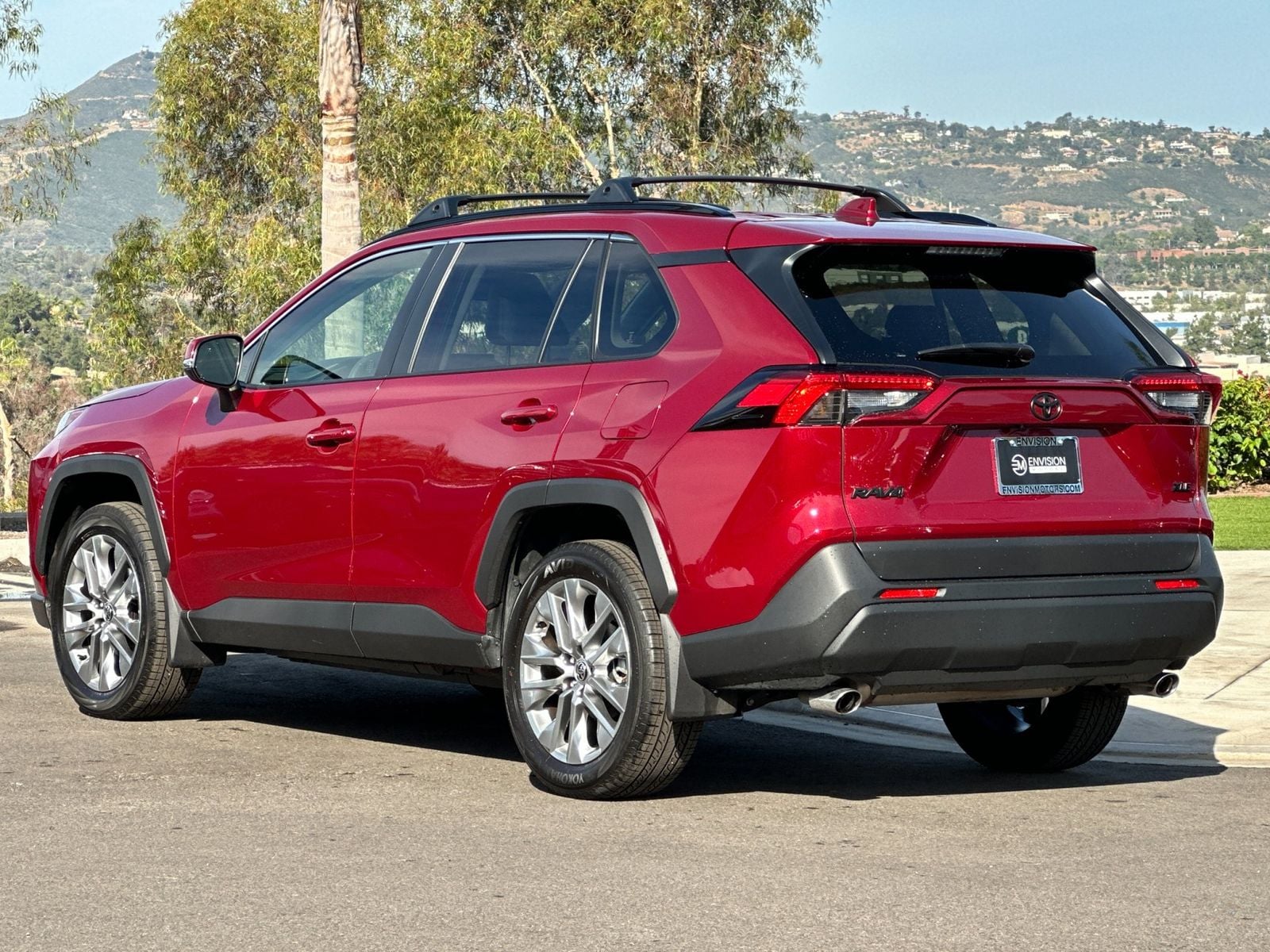 2025 Toyota RAV4 XLE Premium photo 4
