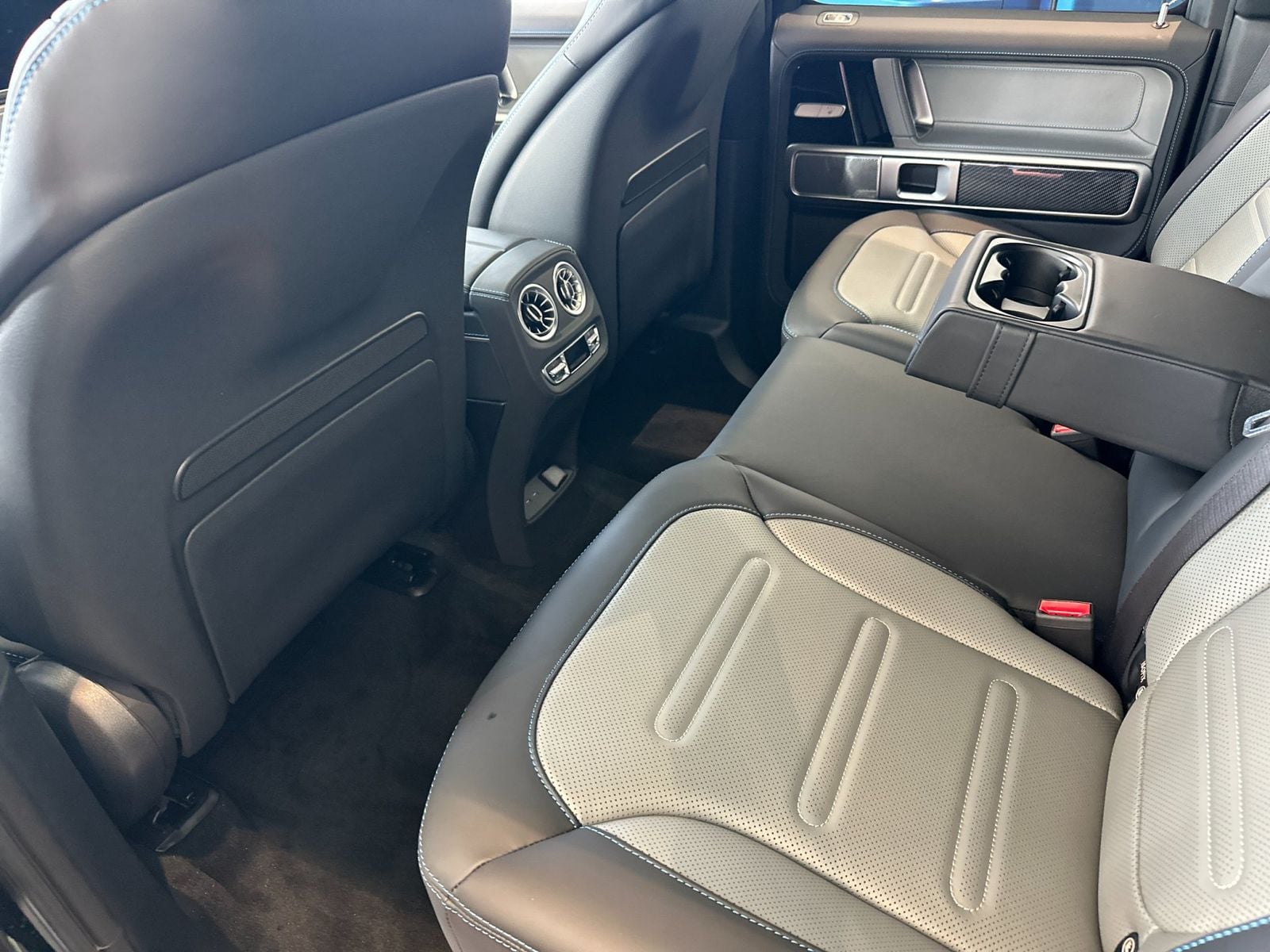 2025 Mercedes-Benz G-Class G580 - Photo 12
