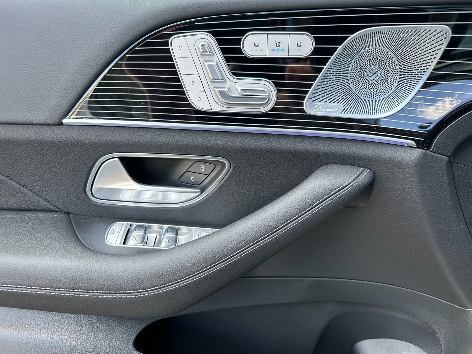 2025 Mercedes-Benz GLS Base - Photo 11