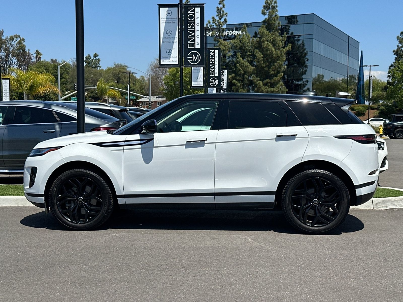 2020 Land Rover Range Rover Evoque S photo 3