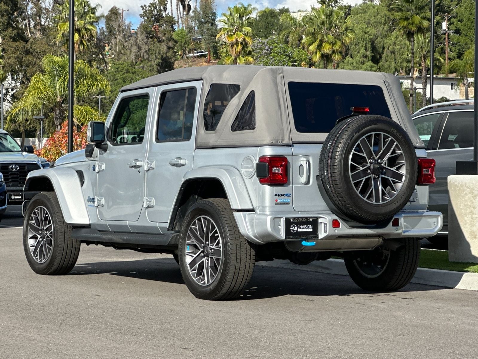 2022 Jeep Wrangler Unlimited 4xe Sahara photo 4
