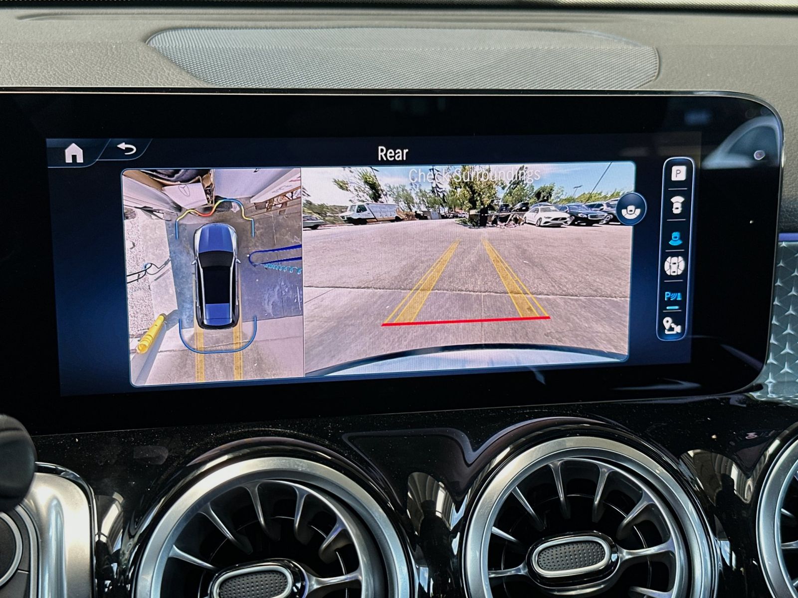 2025 Mercedes-Benz GLB GLB35 AMG - Photo 22