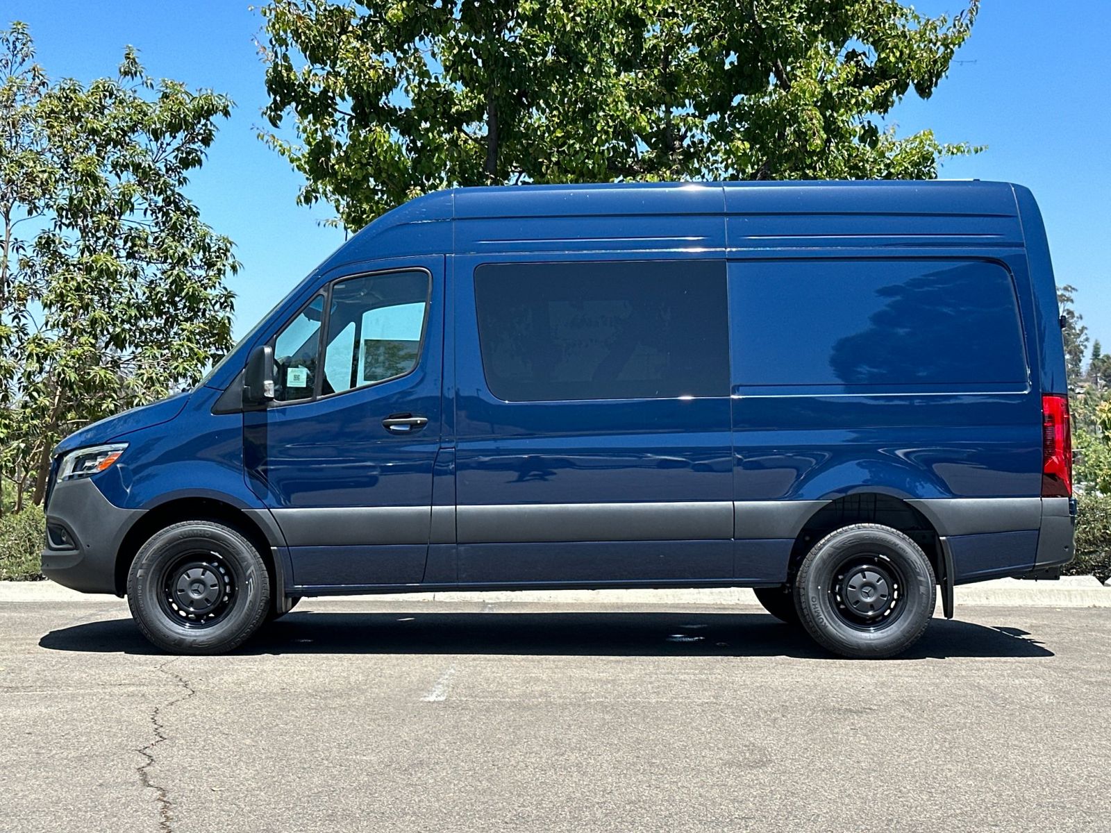 2024 Mercedes-Benz Sprinter 2500 Standard Roof 4-Cyl Diesel photo 5