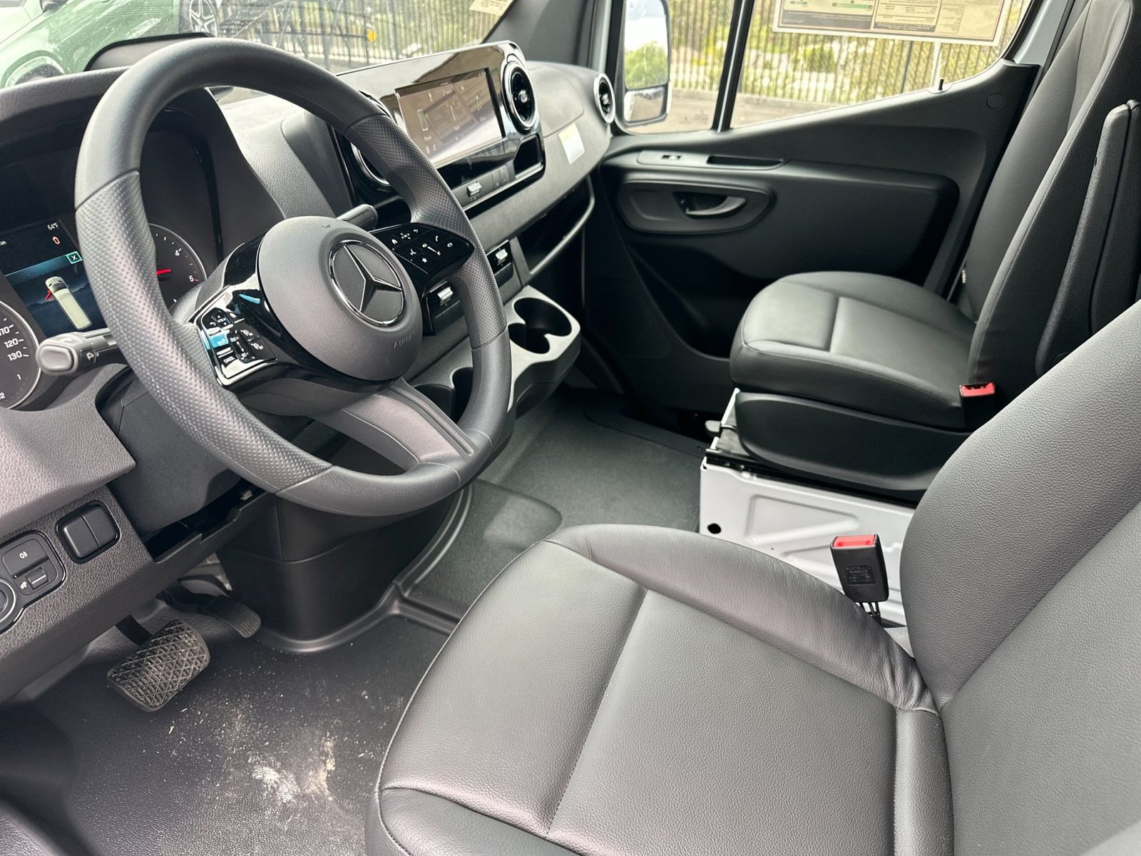 2025 Mercedes-Benz Sprinter Cargo Van Base - Photo 10
