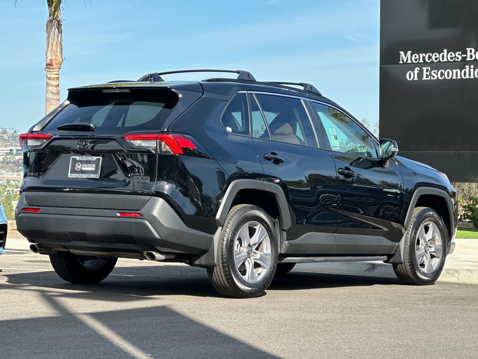 2025 Toyota RAV4 XLE photo 2