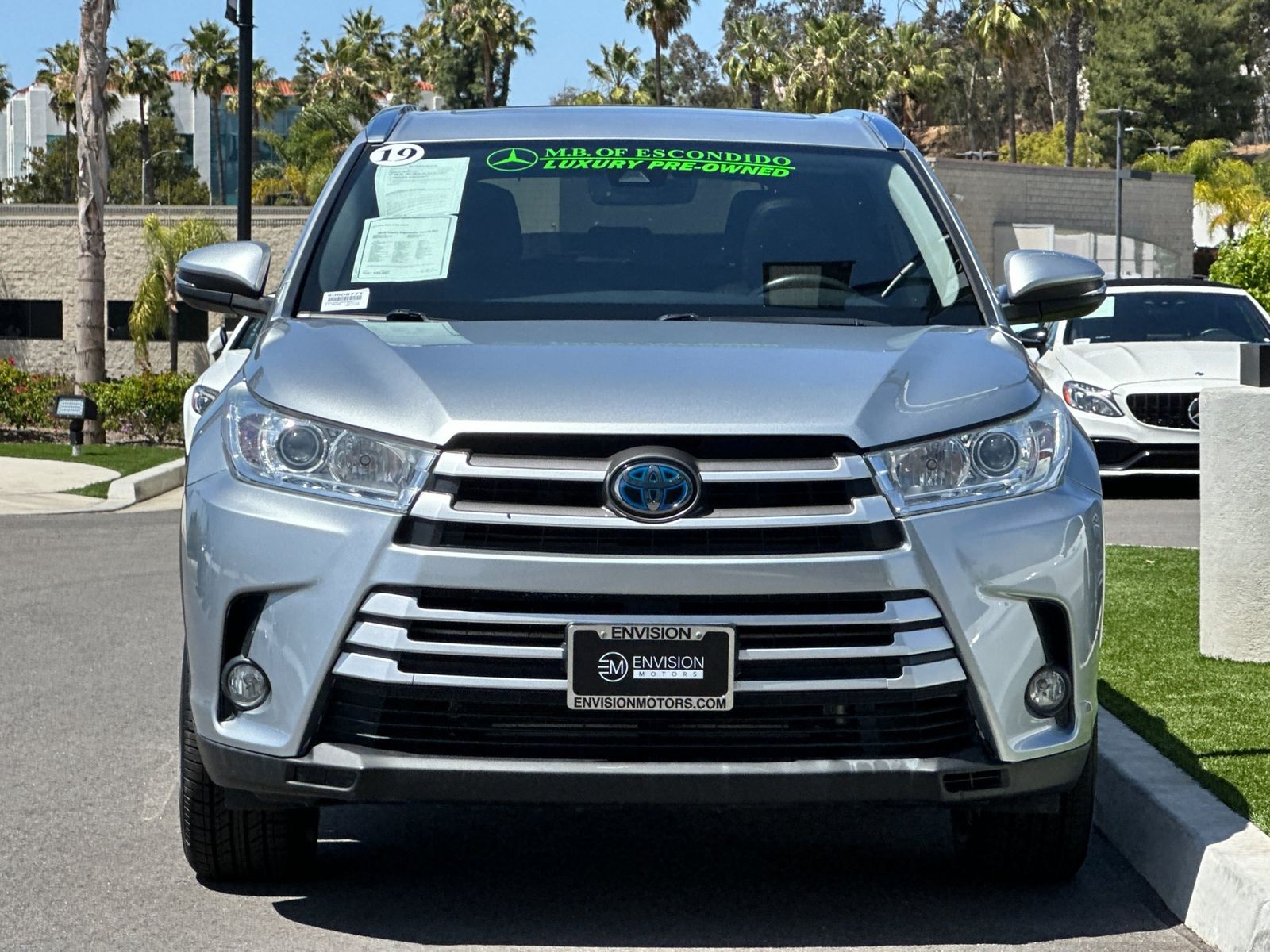 2019 Toyota Highlander Hybrid XLE V6 photo 3
