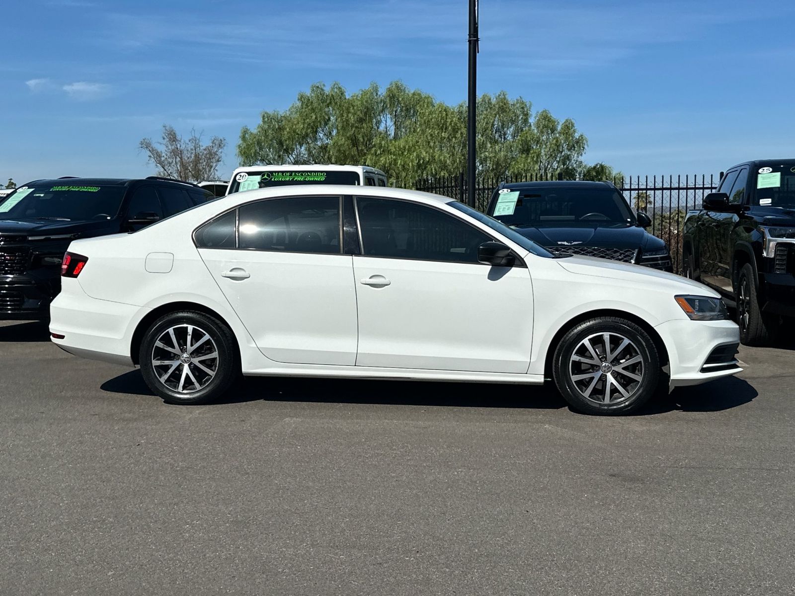 Used 2016 Volkswagen Jetta SE with VIN 3VWD67AJ9GM375700 for sale in Escondido, CA