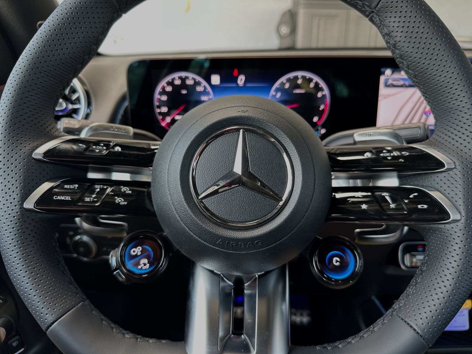 2025 Mercedes-Benz GLB GLB35 AMG - Photo 26