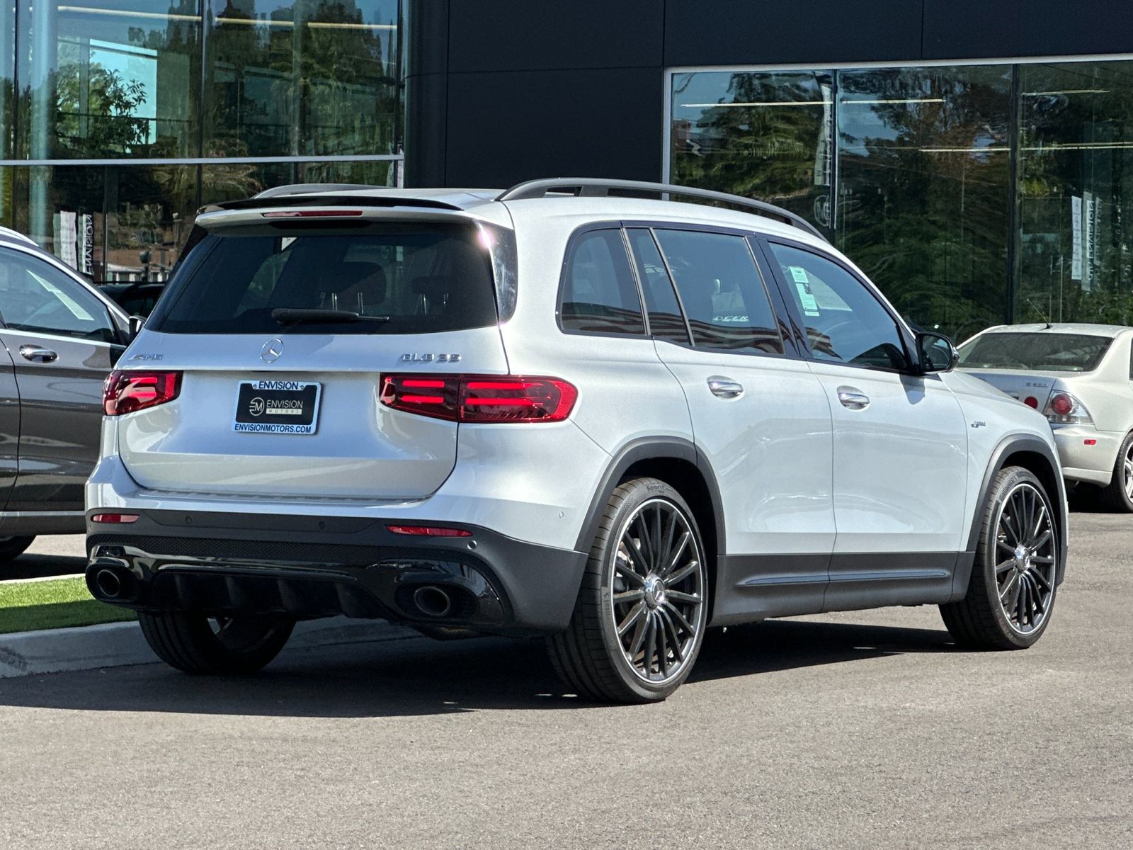 2024 Mercedes-Benz AMG GLB 35 4MATIC photo 2