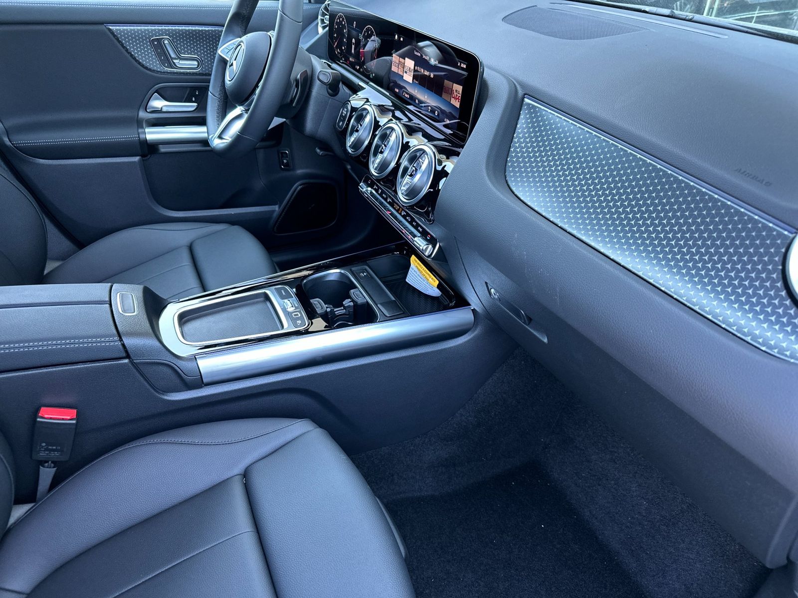 2025 Mercedes-Benz GLA GLA250 - Photo 16