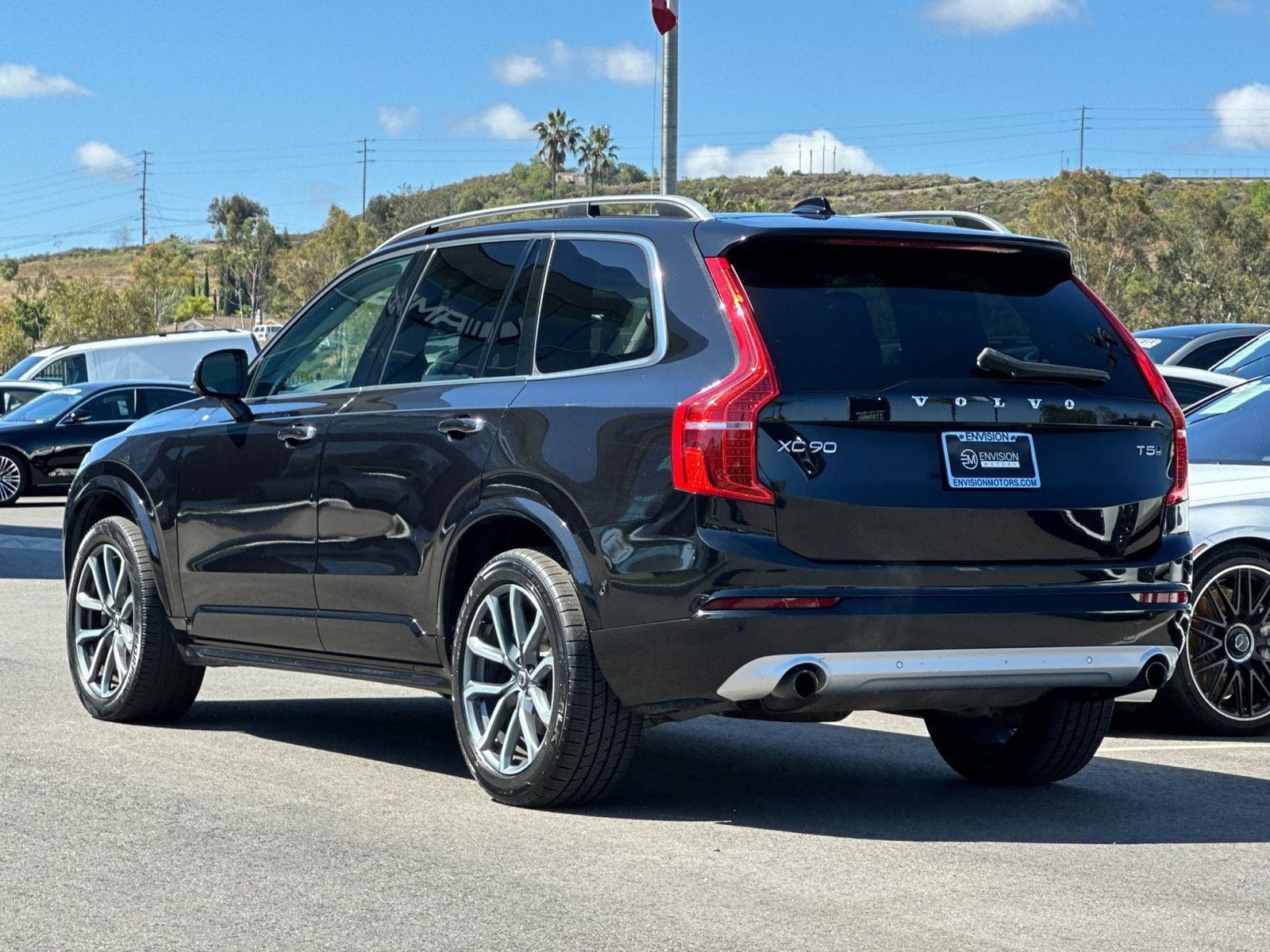 2019 Volvo XC90 T5 Momentum photo 4