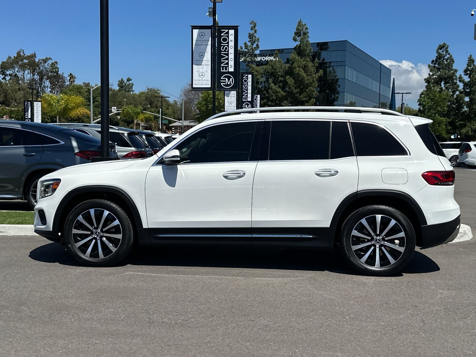 2023 Mercedes-Benz GLB 250 photo 6