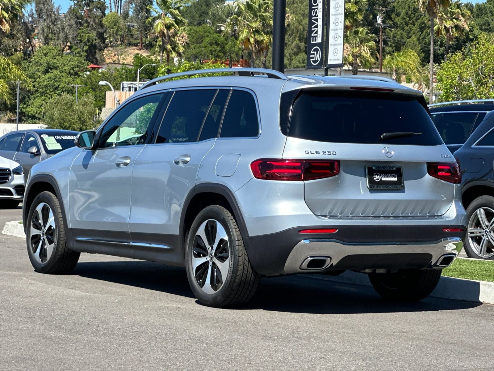 2026 Mercedes-Benz GLB 250 4MATIC photo 4