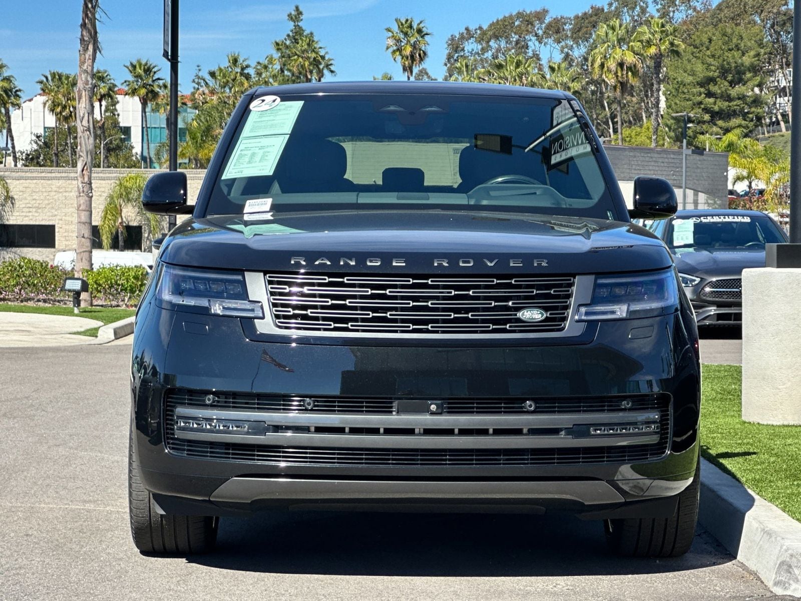 2024 Land Rover Range Rover P400 SE photo 3