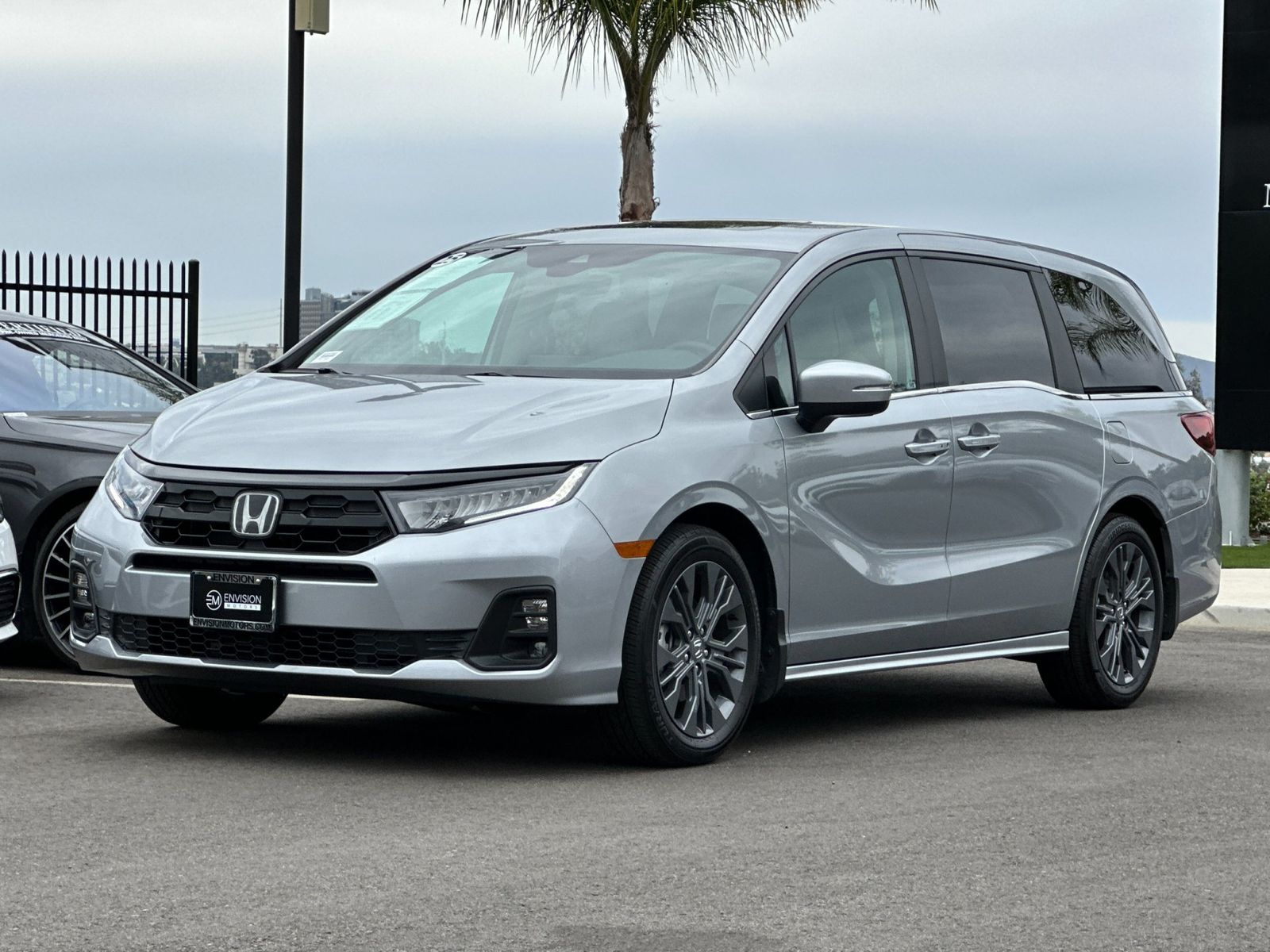 2025 Honda Odyssey Touring photo 6