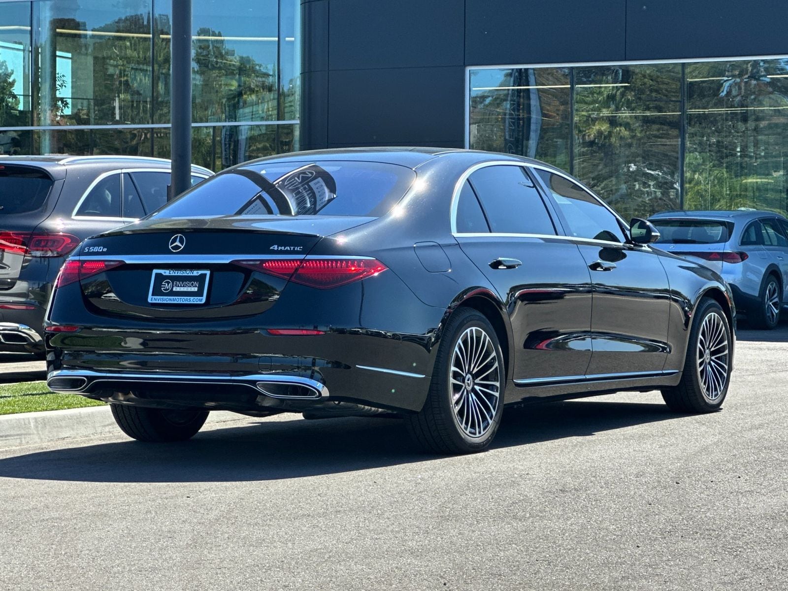 2024 Mercedes-Benz S-Class S 580e 4MATIC photo 2