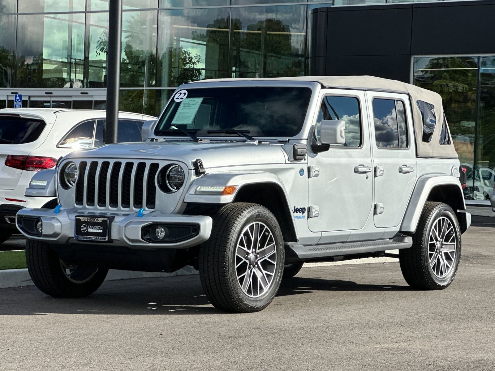 2022 Jeep Wrangler Unlimited 4xe Sahara photo 6