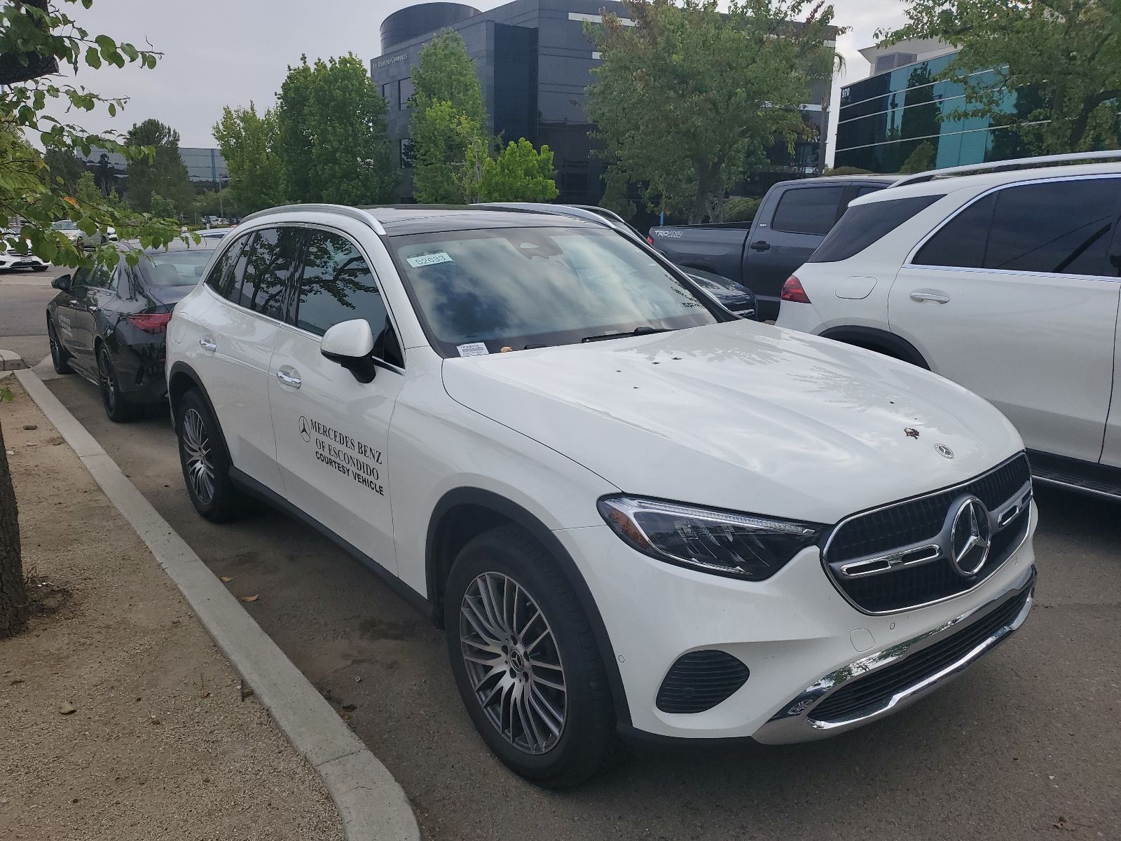 2026 Mercedes-Benz GLC GLC 300's photo
