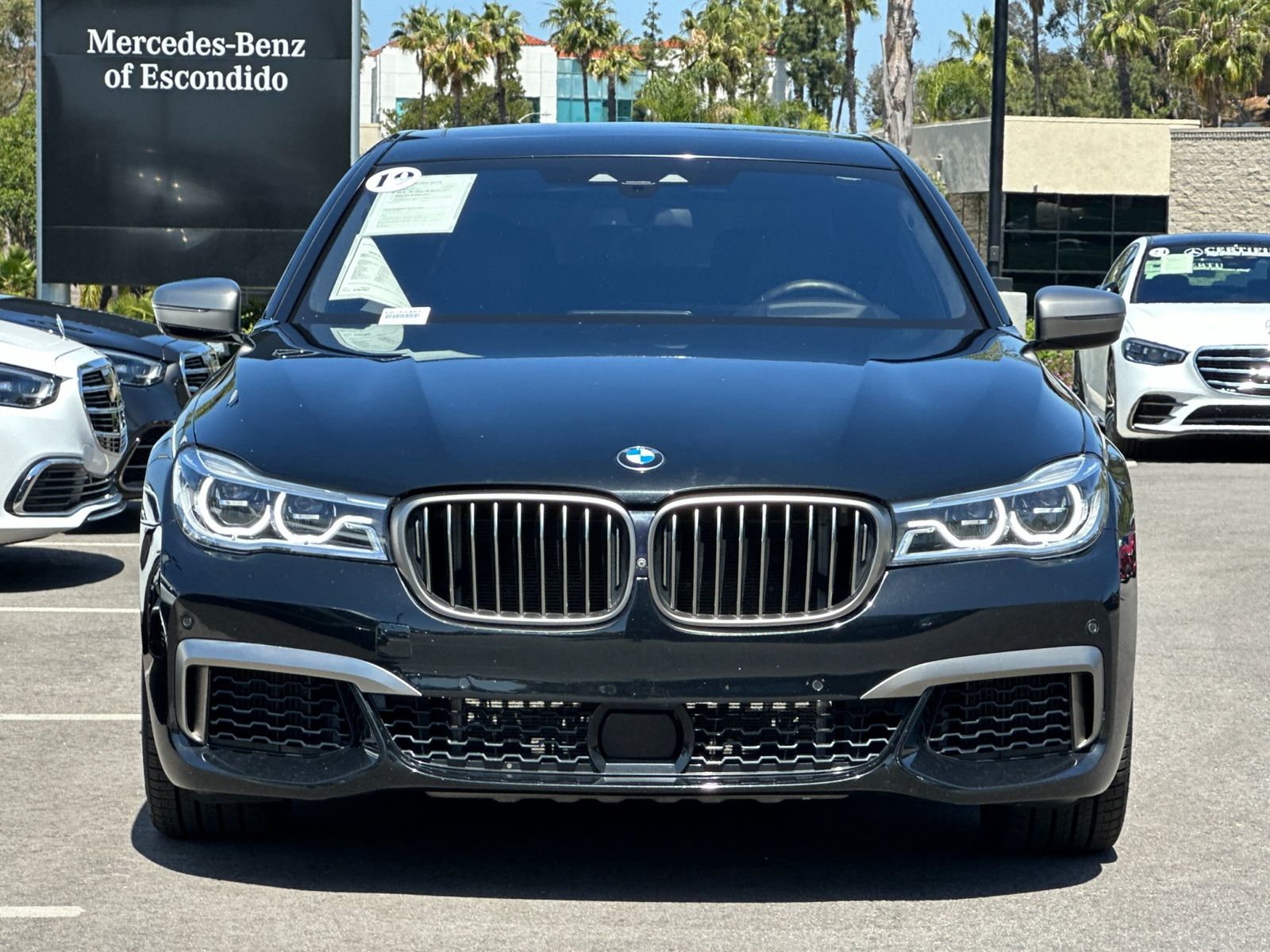 2019 BMW M760i xDrive photo 3