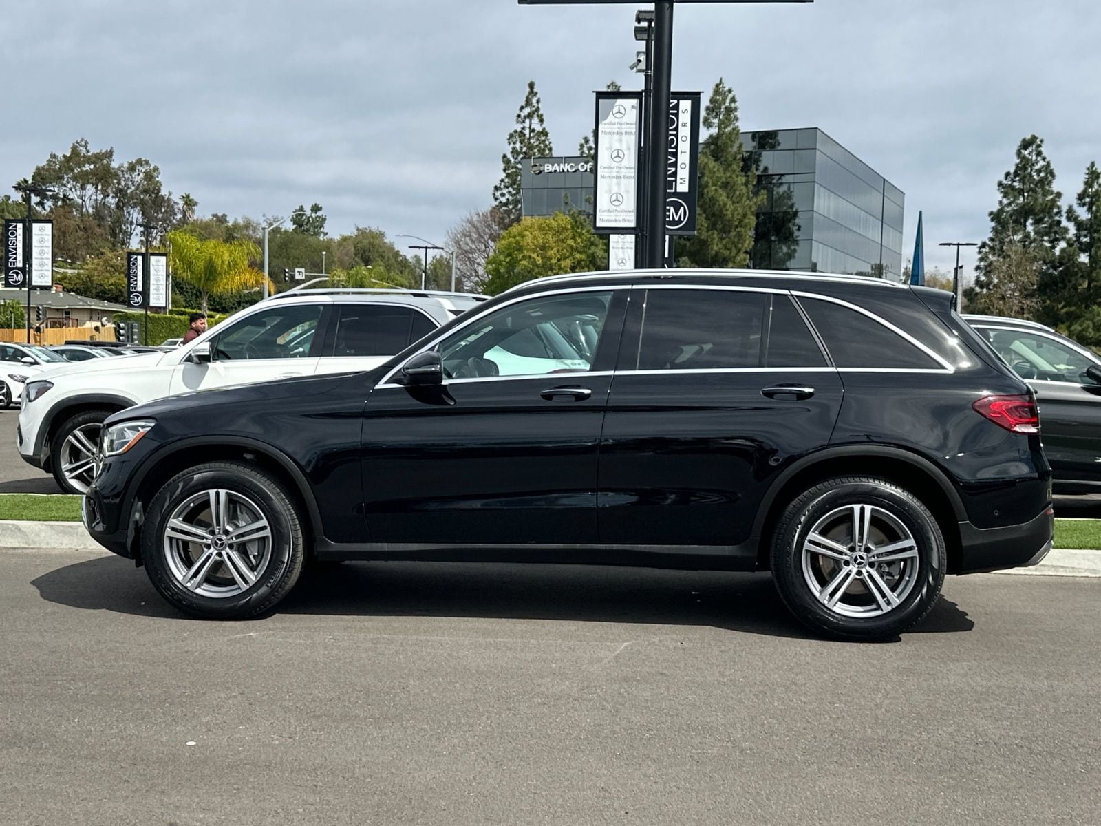 2022 Mercedes-Benz GLC 300 photo 6