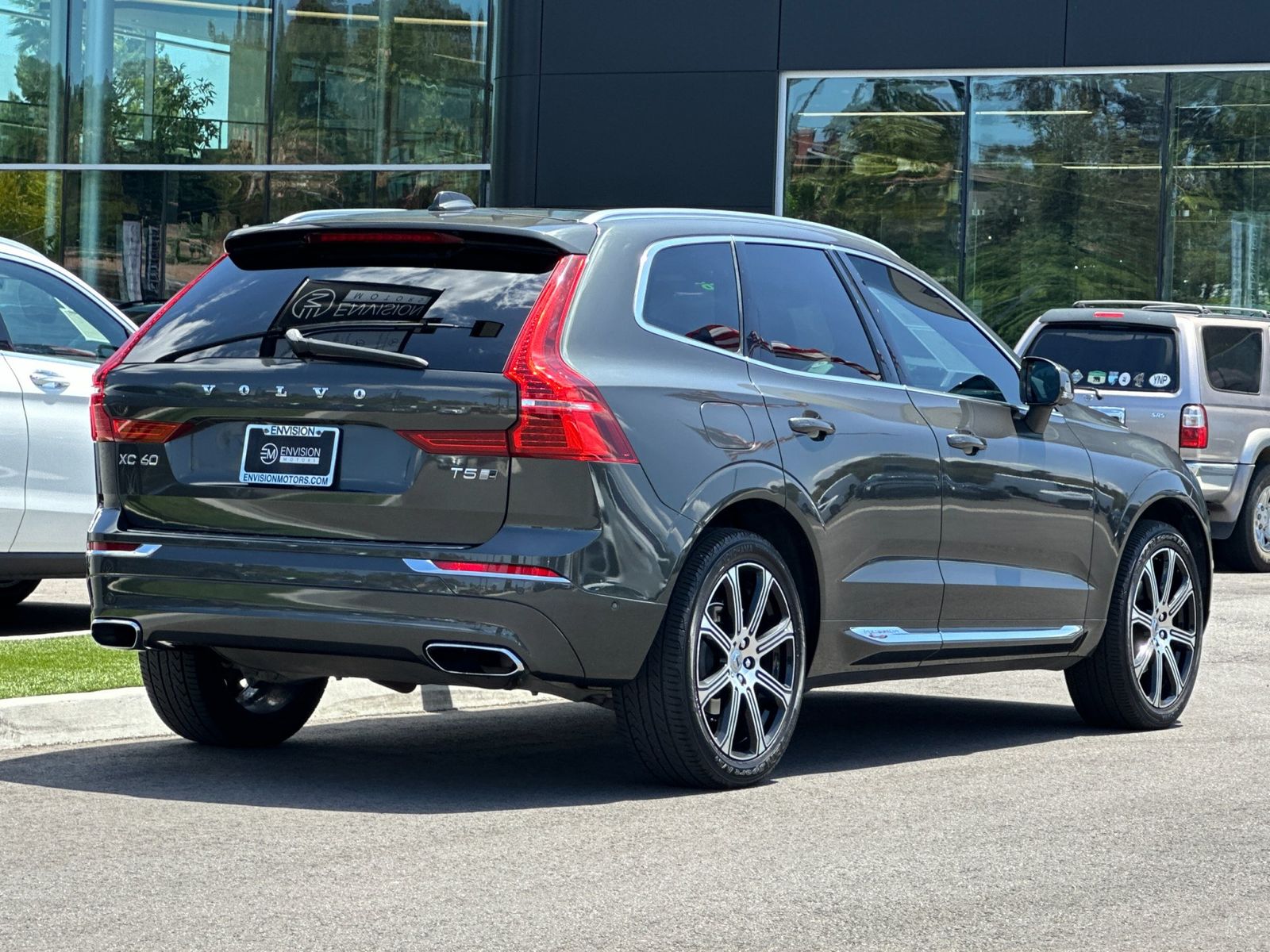 2019 Volvo XC60 T5 Inscription photo 2
