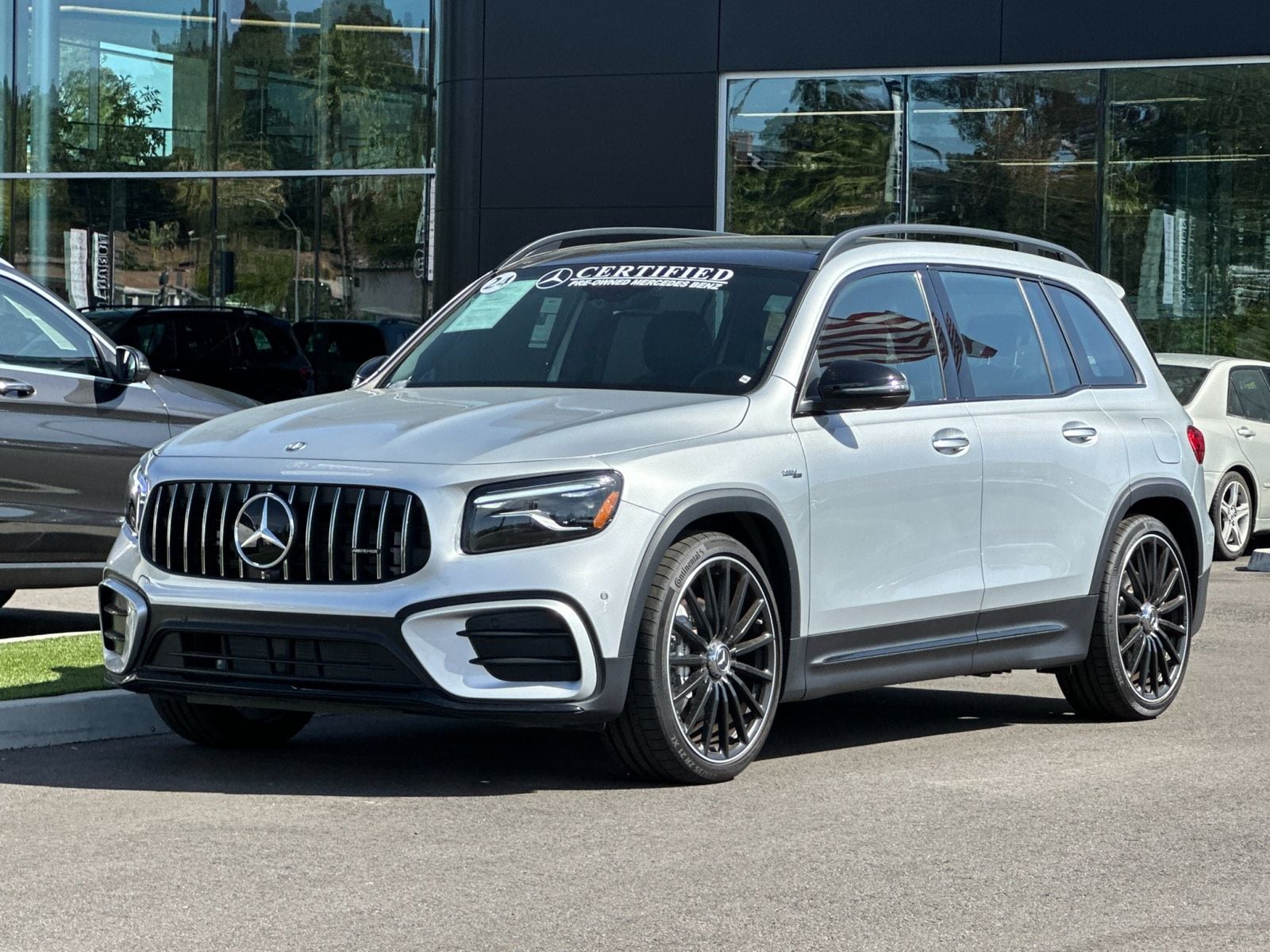 2024 Mercedes-Benz AMG GLB 35 4MATIC photo 3