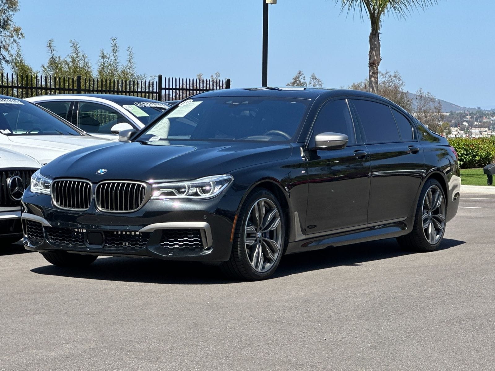 2019 BMW M760i xDrive photo 6