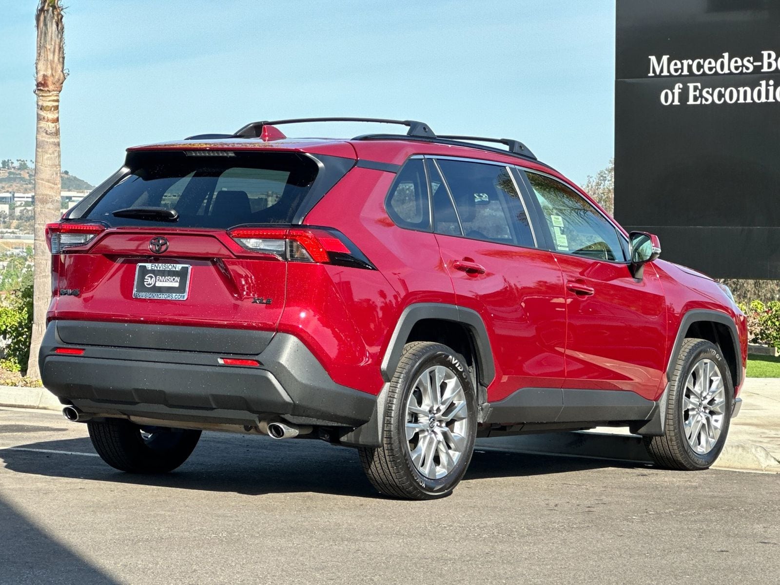 2025 Toyota RAV4 XLE Premium photo 2
