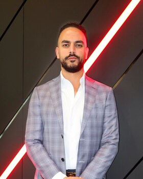 Staff member Mo Rizk from ID_de8735