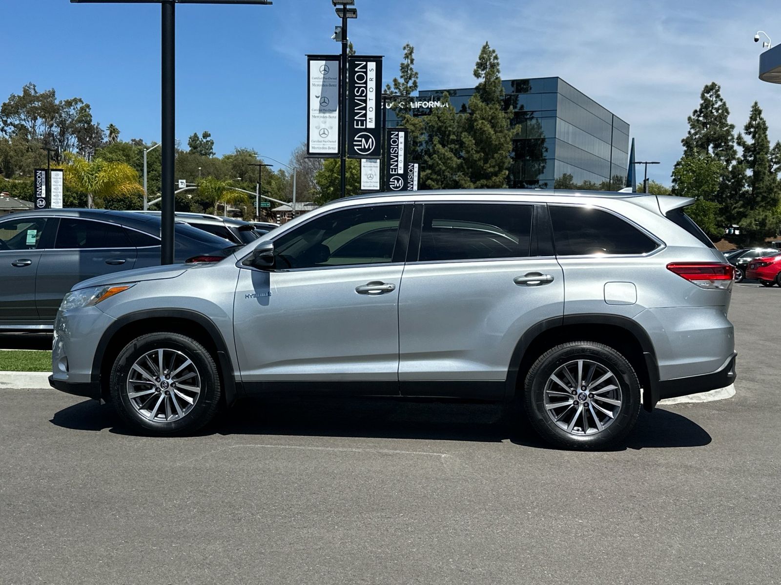2019 Toyota Highlander Hybrid XLE V6 photo 5