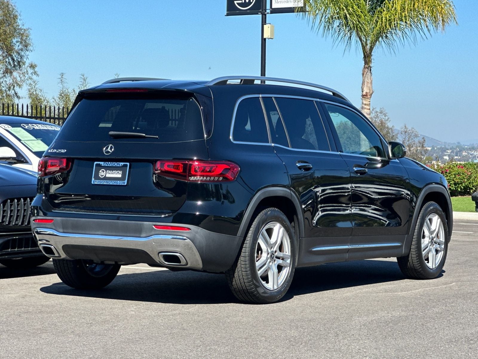 2023 Mercedes-Benz GLB 250 photo 2