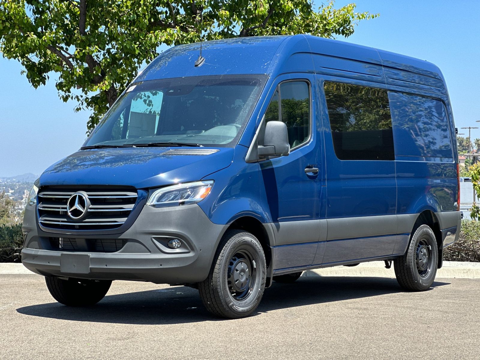 2024 Mercedes-Benz Sprinter 2500 Standard Roof 4-Cyl Diesel photo 6