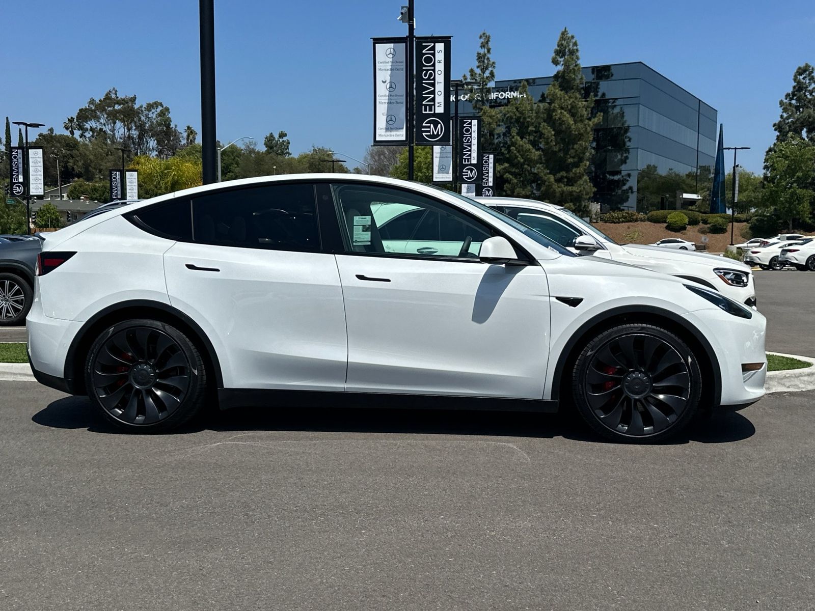 Used 2022 Tesla Model Y Performance with VIN 7SAYGDEF8NF522938 for sale in Escondido, CA