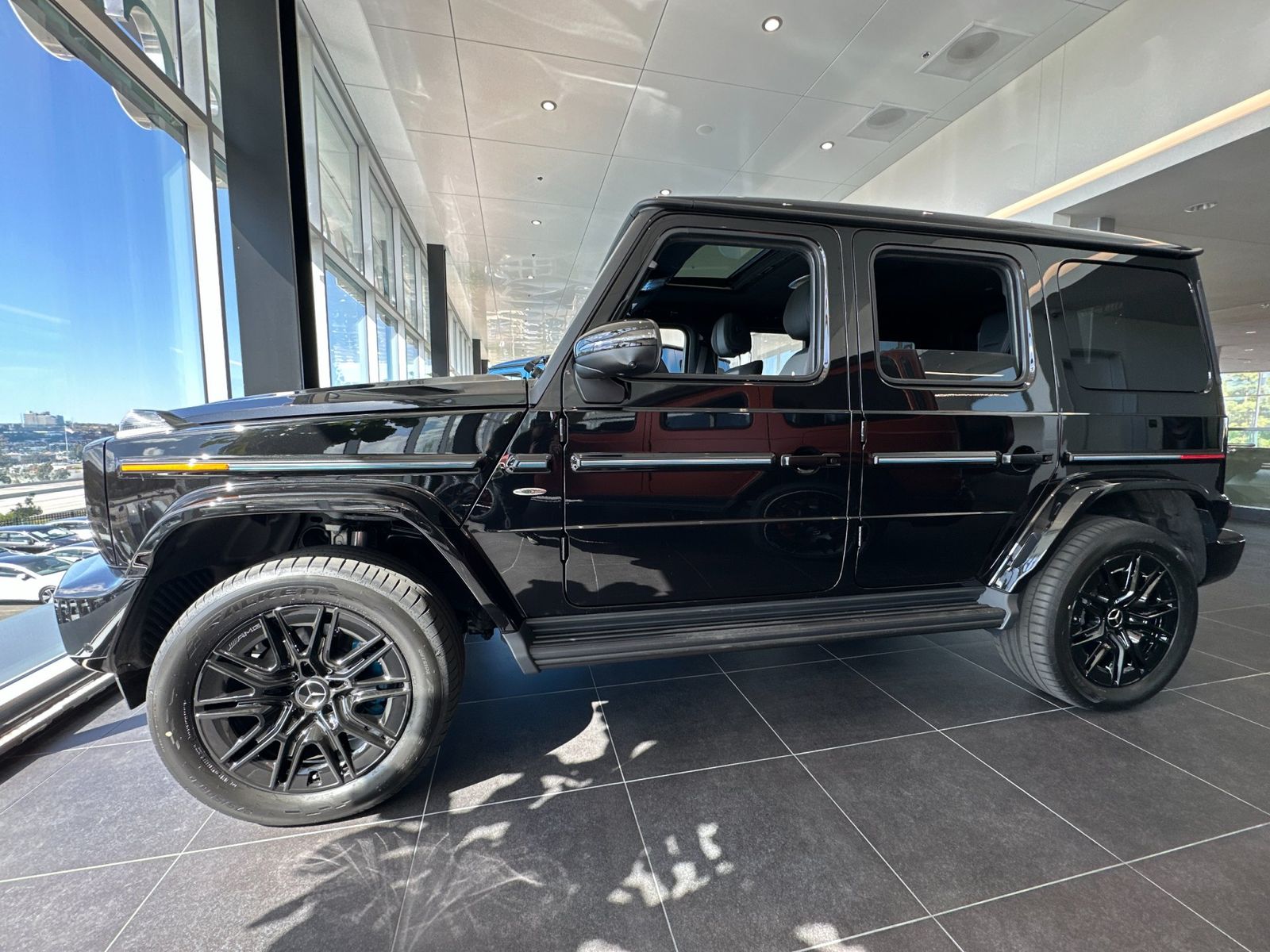 2025 Mercedes-Benz G-Class G580 - Photo 6