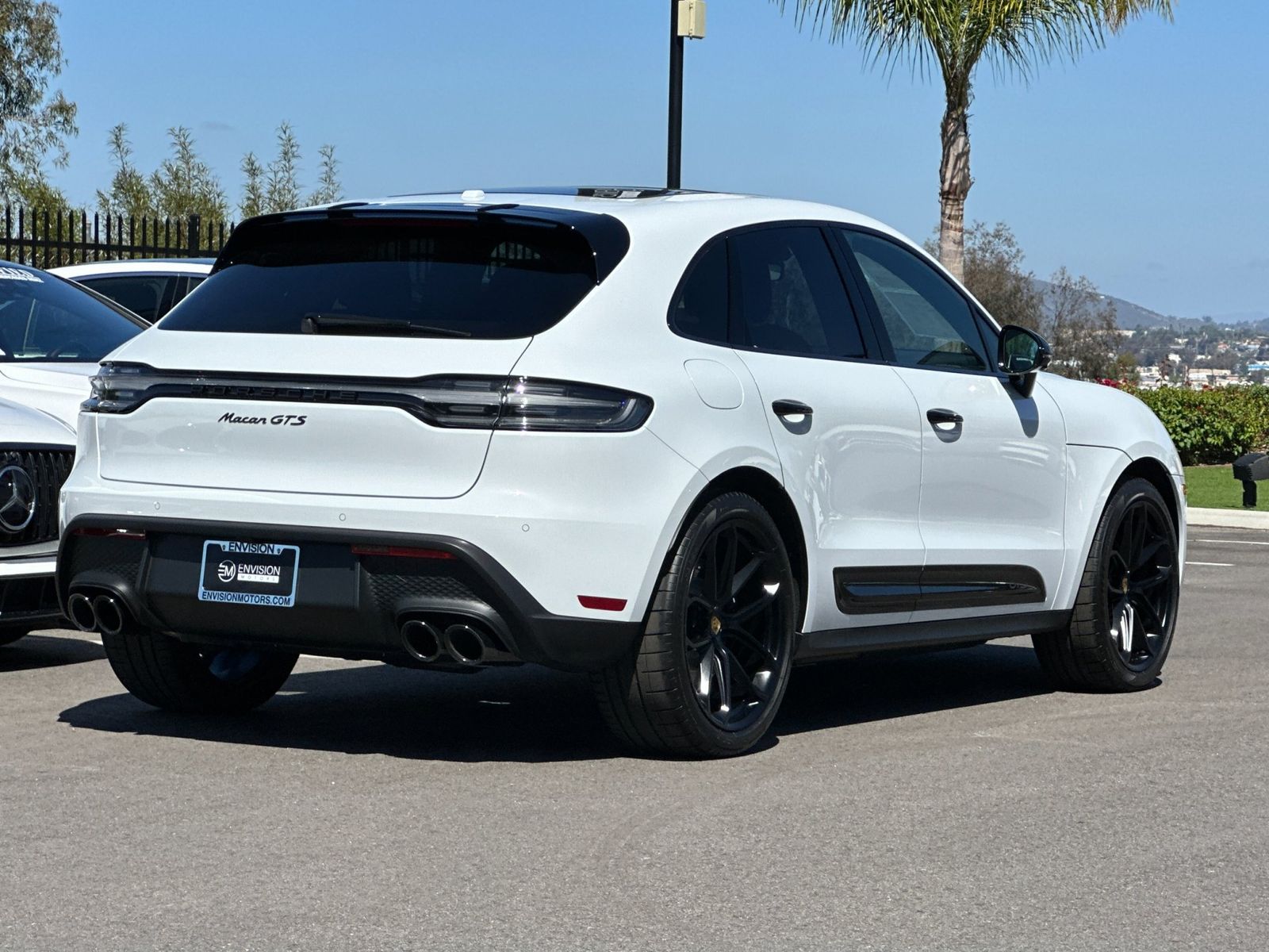 2025 Porsche Macan GTS photo 2